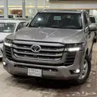 تويوتا لاندكروزر ( GXR-L2 ) 2025 سعودي ماشي ( 18 الف )