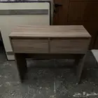 للبيع طاولة (تسريحة) مع مرآة مجانية