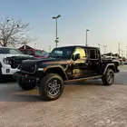 جلاديتر جيب 2025 اسود موهافي