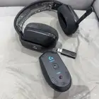 ماوس وسماعات شركة لوجيتك و طاولة Logitech G305 LIGHTSPEED