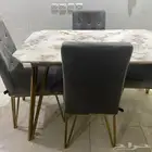 طاوله طعام للبيع بسطح رخامي وارجل معدنيه 4 اشخاص