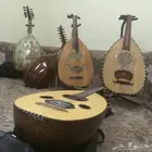 مجموعة اعواد مع استناداته