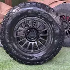 للبيع كفرات ( بي واي ريتش ) نص حجري مع جنوط ميثود سيوف أصلية