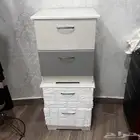 كوميدينة أو طاولة جانبية للسرير