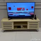 طاولة وشاشه للبيع