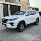 فورتشنر 2023 - 2800 ديزل مالك واحد بحالة الوكالة .