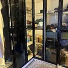 غرفه نوم جديده تفصيل دولاب تطبيق وفوق تخزين. ومزود نورداخلي