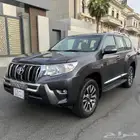 برادو 2022 فل كامل محرك 6 سلندر بحالة الوكالة .