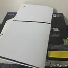 سوني5 للبيع مع يده جديد مابه خرابات لي4شهور شاريه من جرير