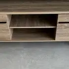 طاولة تلفزيون