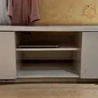 جزامة أحذية و طاولة للتلفزيون