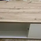 طاولة ابيات وسرير من مفروشات العمر