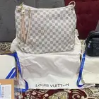 شنط نسائي لويس فيتون جديد وماركات اخرا جنوب الرياض