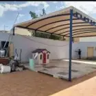 مظلات وسواتر نيوم