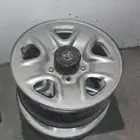 جنوط لاندكروزر مقاس 17 اصليه مع البلوط والاكواب