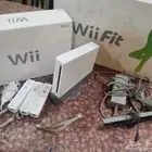 نينتندو Nintendo Wii Wii fit مع ثلاث يدات أصليات