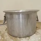 قدر (طنجرة) للبيع صناعة اردنية شبه جديد بدون غطاء