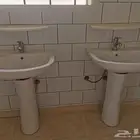 أربع مغاسل نظيفة للبيع