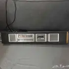 ديكور مسجل وراديو ومنبه سرير قديم