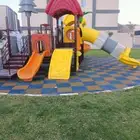 تكسيات جداريه وعشب صناعي وتصميم مظلات