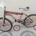 سيكل للبيع مرشوش عنابي