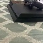 للبيع سوني 4 نظيف استخدام خفيف جميع اغراضه متوفره