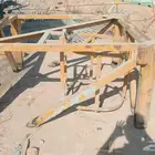 قعده كرين للبيع وزنها طن حديد