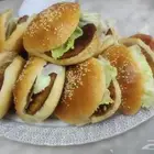 متاح حجز مينى سندوتشات شاورما أو برجر او اى حشوه مفضله ليك