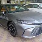 تويوتا كامري خليجي وارد الساير قراندي 2025لون تيتانوم