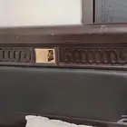 سرير خشب متبين