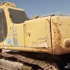 بكلين كوماتسو 200 داش 6 مع دقاق وغراف