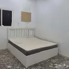 سرير للبيع نفرين.