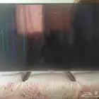 شاشه 50 بوصه شركة KMC مكسورة مع ريموت