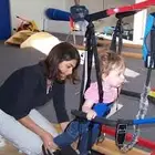 مختص علاج طبيعي للأطفال