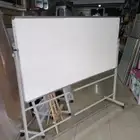 سبورات وطاولات