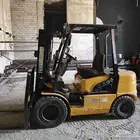 رافعه شوكية سكين فوركليفت للايجار في جده