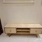 طاوله شاشة خشبيه