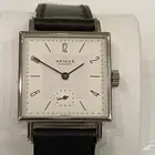 ساعة نوموس قلاشوت الفاخرة