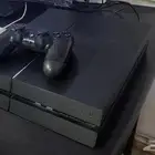 PS4 مع ثلاثة العاب ويد اصلية واسلاكه