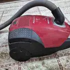 للبيع مكنسة وماكينة خياطة