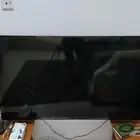 شاشة شبه جديدة معها جميع اغراضها