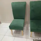 كراسي فردية و طاولات للبيع المستعجل