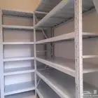 يوجد لدينا جميع انواع الرفوف مستودعات رفوف تخزين