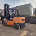 رافعات شوكية (فوركلفت )forklift للايجار