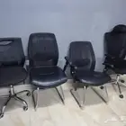 4كرسى مكتب مكتب كرسى ثلاثى غساله منشر ادوات نظافه كاتل