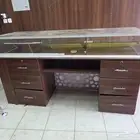 مكتب ب 6 ادراج الحاله ممتاز تصفيه محل اللي يبيه