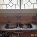 للبيع مغسله مع حوضها واغراضها