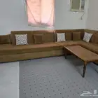 كنب وطاولة للبيع