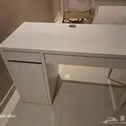 دولاب شاشه ومكتب للبيع