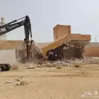 يوجد بوكلين وشيول لجميع انواع الحفر وهدم المباني بسكراب